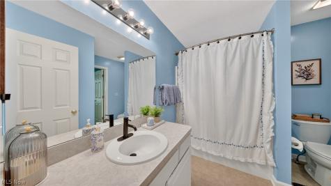 1351 Meadow Run Copley OH 44321