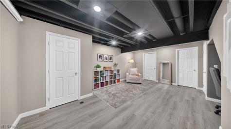 1351 Meadow Run Copley OH 44321