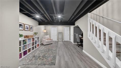 1351 Meadow Run Copley OH 44321