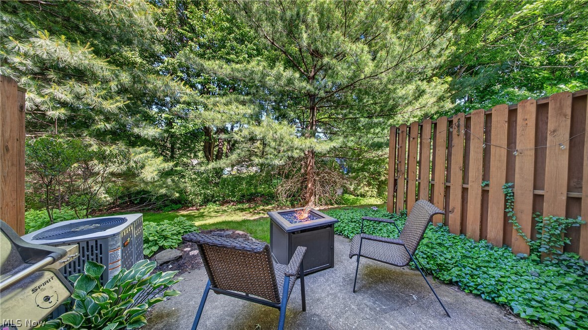 1351 Meadow Run Copley OH 44321