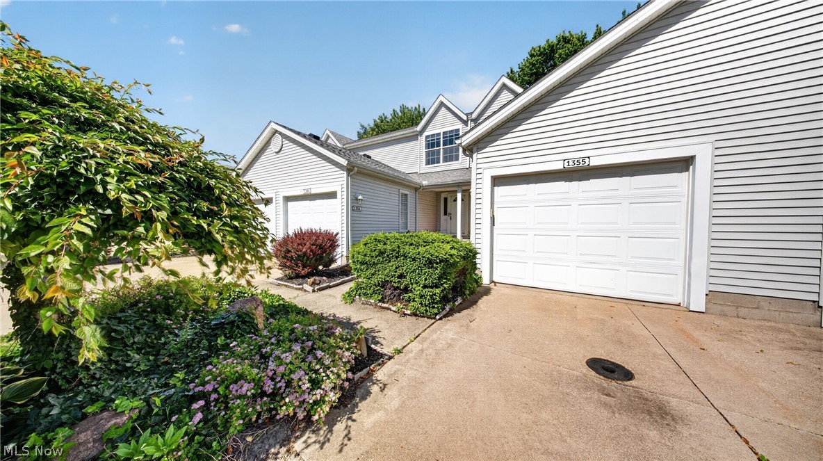 1351 Meadow Run Copley OH 44321