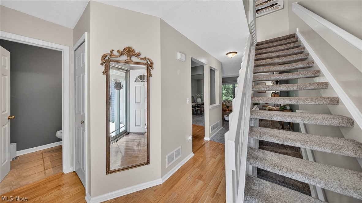 1351 Meadow Run Copley OH 44321