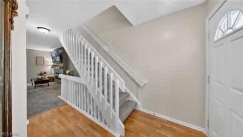 1351 Meadow Run Copley OH 44321