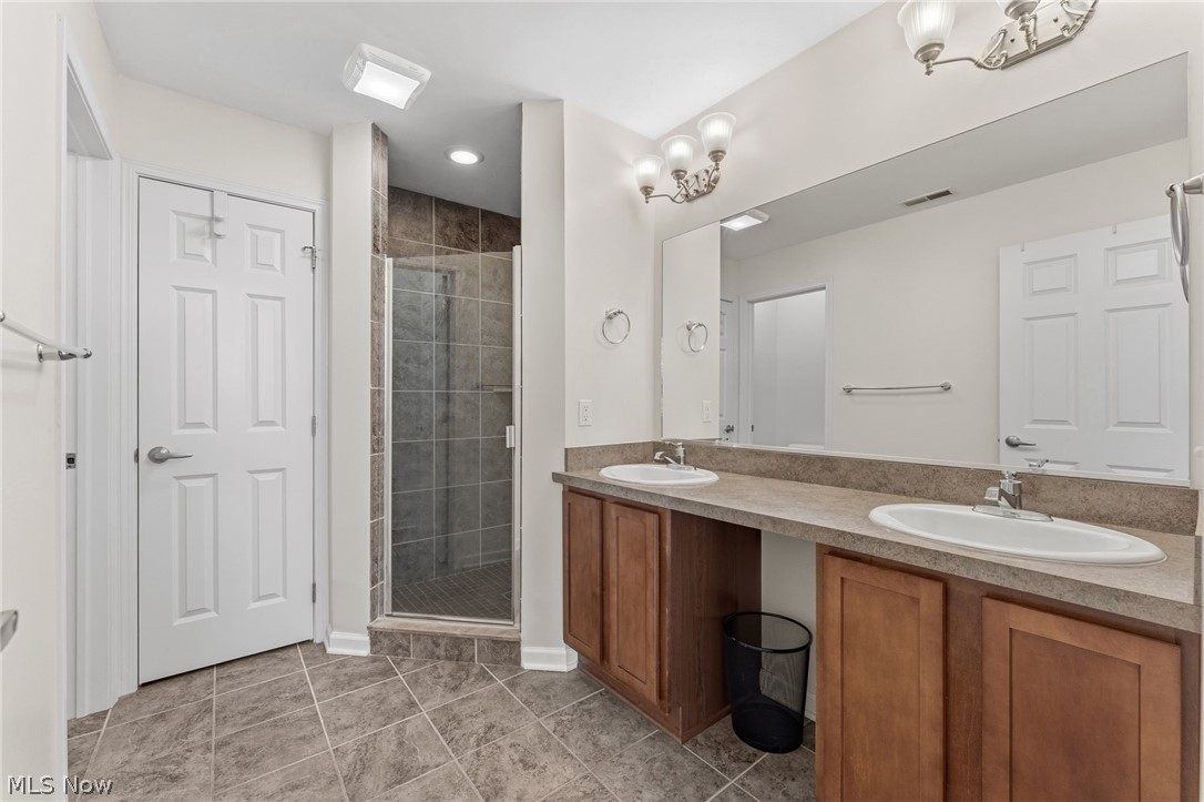1266 W 74th Street Cleveland OH 44102