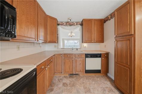 4435 Dalbury Avenue NE Canton OH 44714