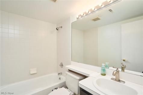 160 Fox Hollow Drive Mayfield Heights OH 44124