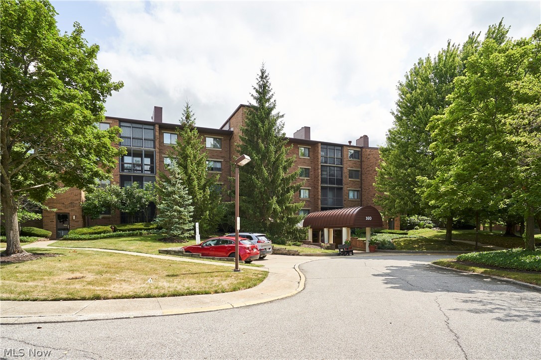 160 Fox Hollow Drive Mayfield Heights OH 44124