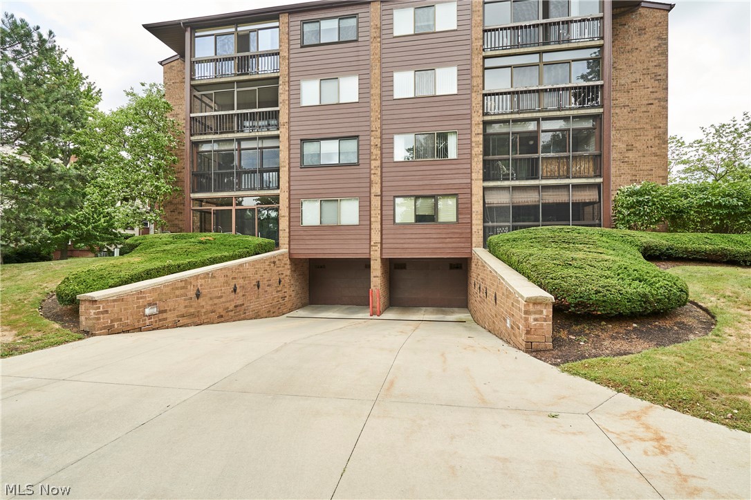 160 Fox Hollow Drive Mayfield Heights OH 44124