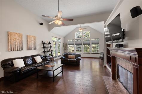 556 Hyannis Port Circle Avon Lake OH 44012