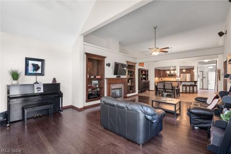 556 Hyannis Port Circle Avon Lake OH 44012