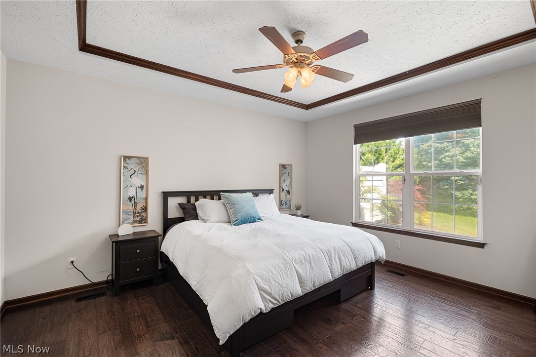 556 Hyannis Port Circle Avon Lake OH 44012