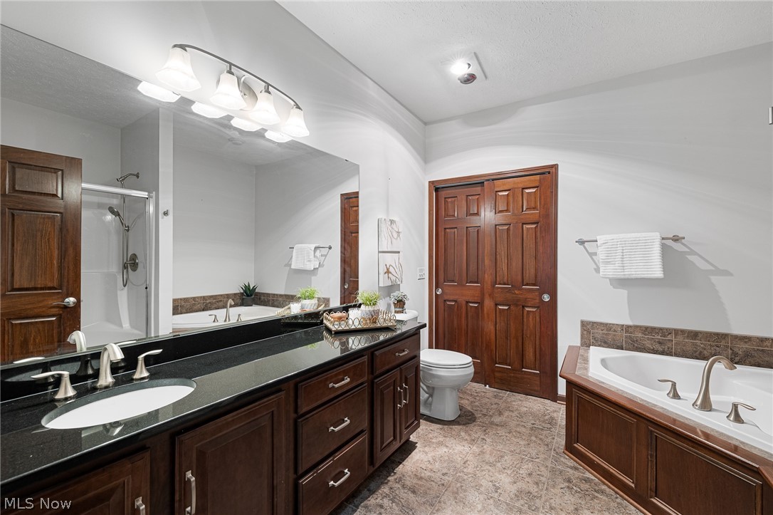 556 Hyannis Port Circle Avon Lake OH 44012