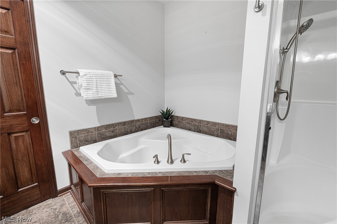 556 Hyannis Port Circle Avon Lake OH 44012
