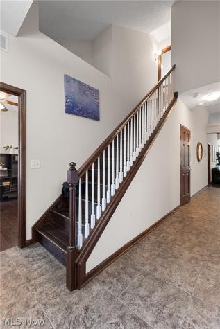 556 Hyannis Port Circle Avon Lake OH 44012