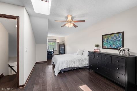 556 Hyannis Port Circle Avon Lake OH 44012