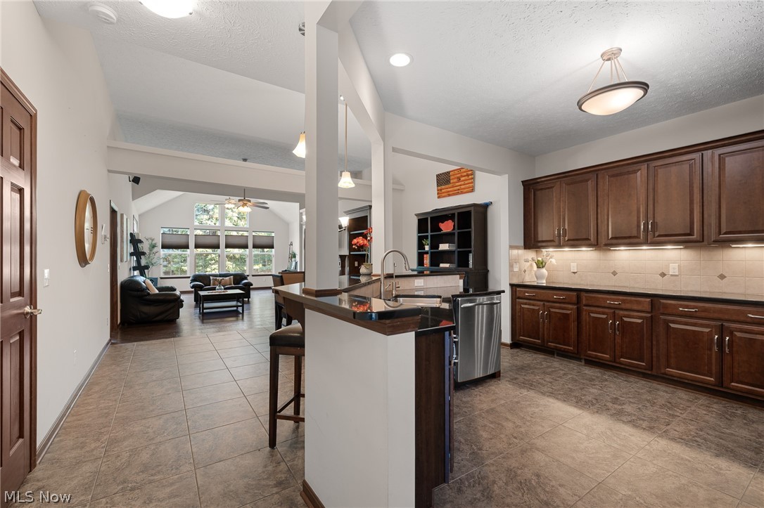 556 Hyannis Port Circle Avon Lake OH 44012