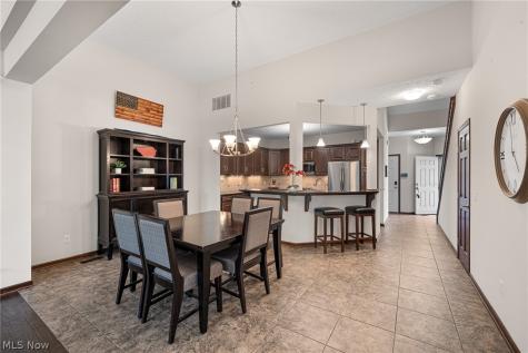 556 Hyannis Port Circle Avon Lake OH 44012