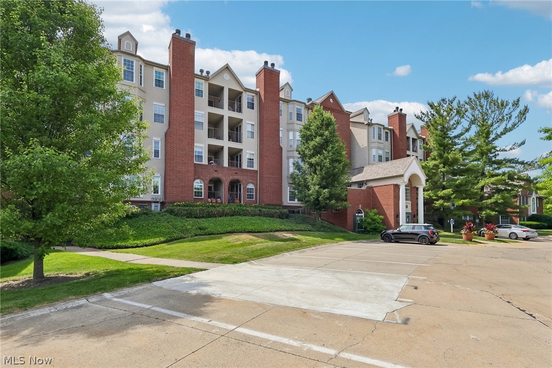 Mayfield Heights OH, 240 Fox Hollow Drive, Unit 312