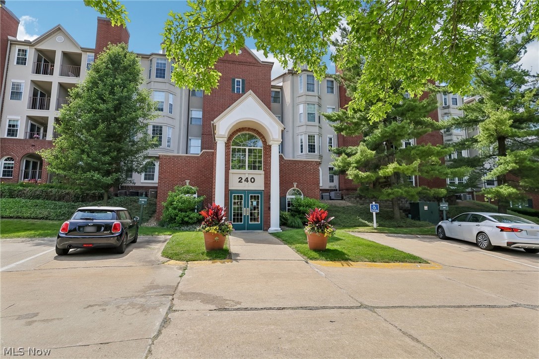 240 Fox Hollow Drive Mayfield Heights OH 44124