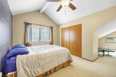 593 Meredith Lane Cuyahoga Falls OH 44223