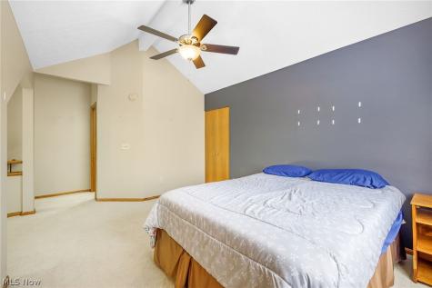 593 Meredith Lane Cuyahoga Falls OH 44223