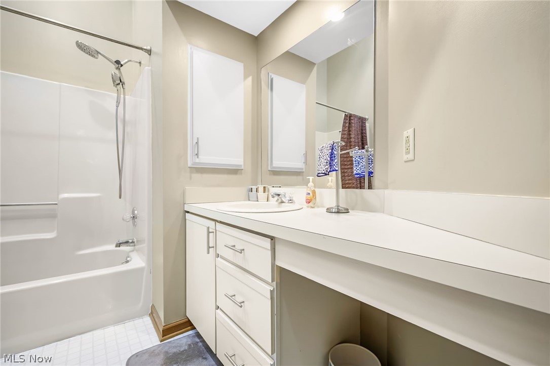 593 Meredith Lane Cuyahoga Falls OH 44223