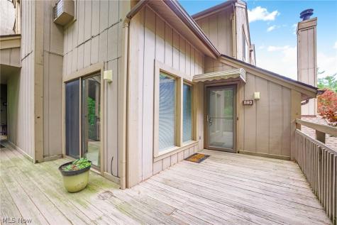 593 Meredith Lane Cuyahoga Falls OH 44223