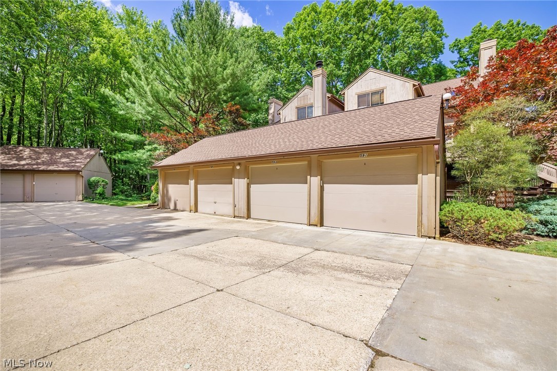 593 Meredith Lane Cuyahoga Falls OH 44223