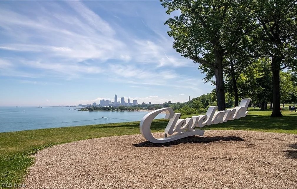 1255 W 75th Street Cleveland OH 44102