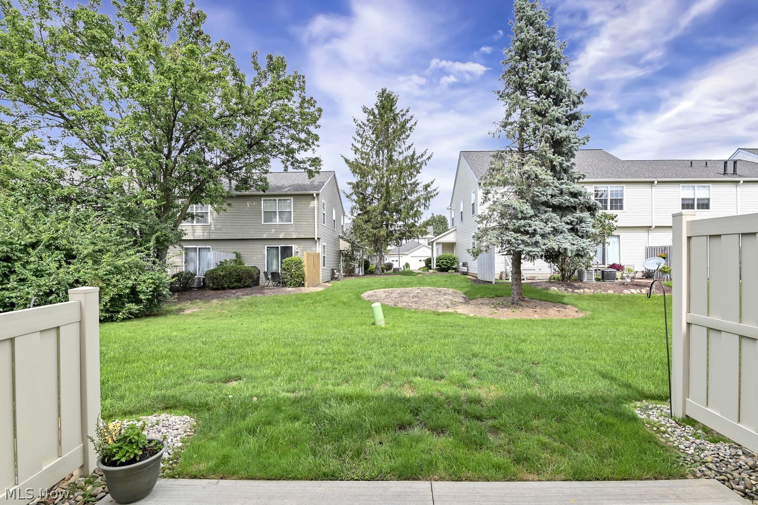 856 Gino Lane Cleveland OH 44109