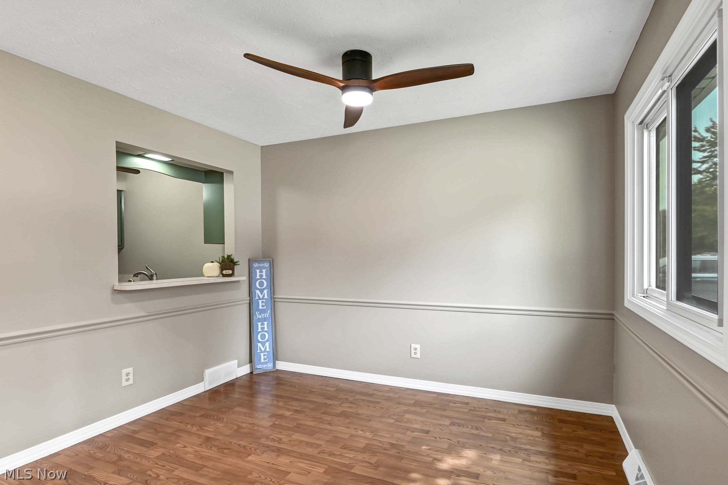 856 Gino Lane Cleveland OH 44109