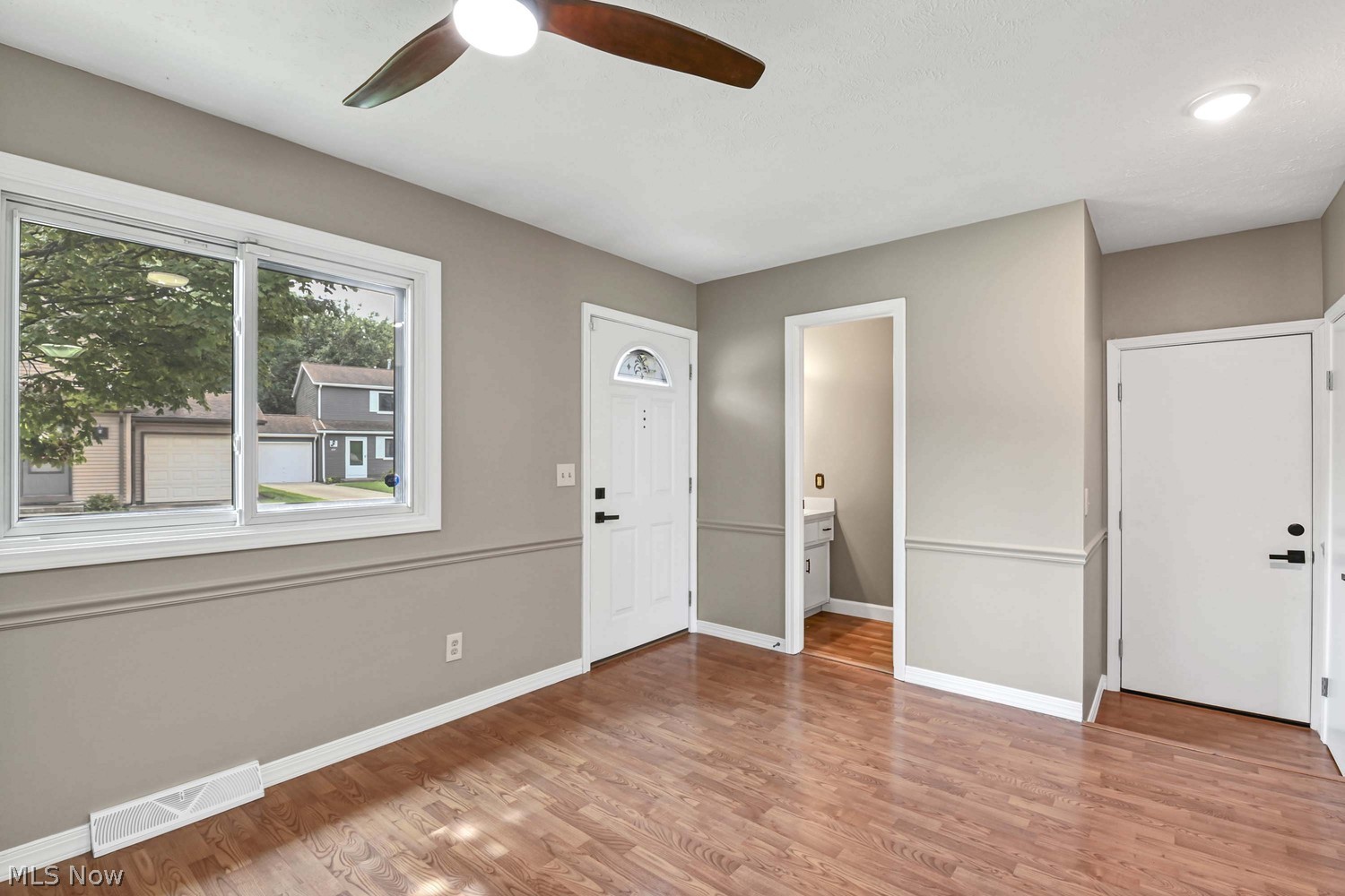 856 Gino Lane Cleveland OH 44109