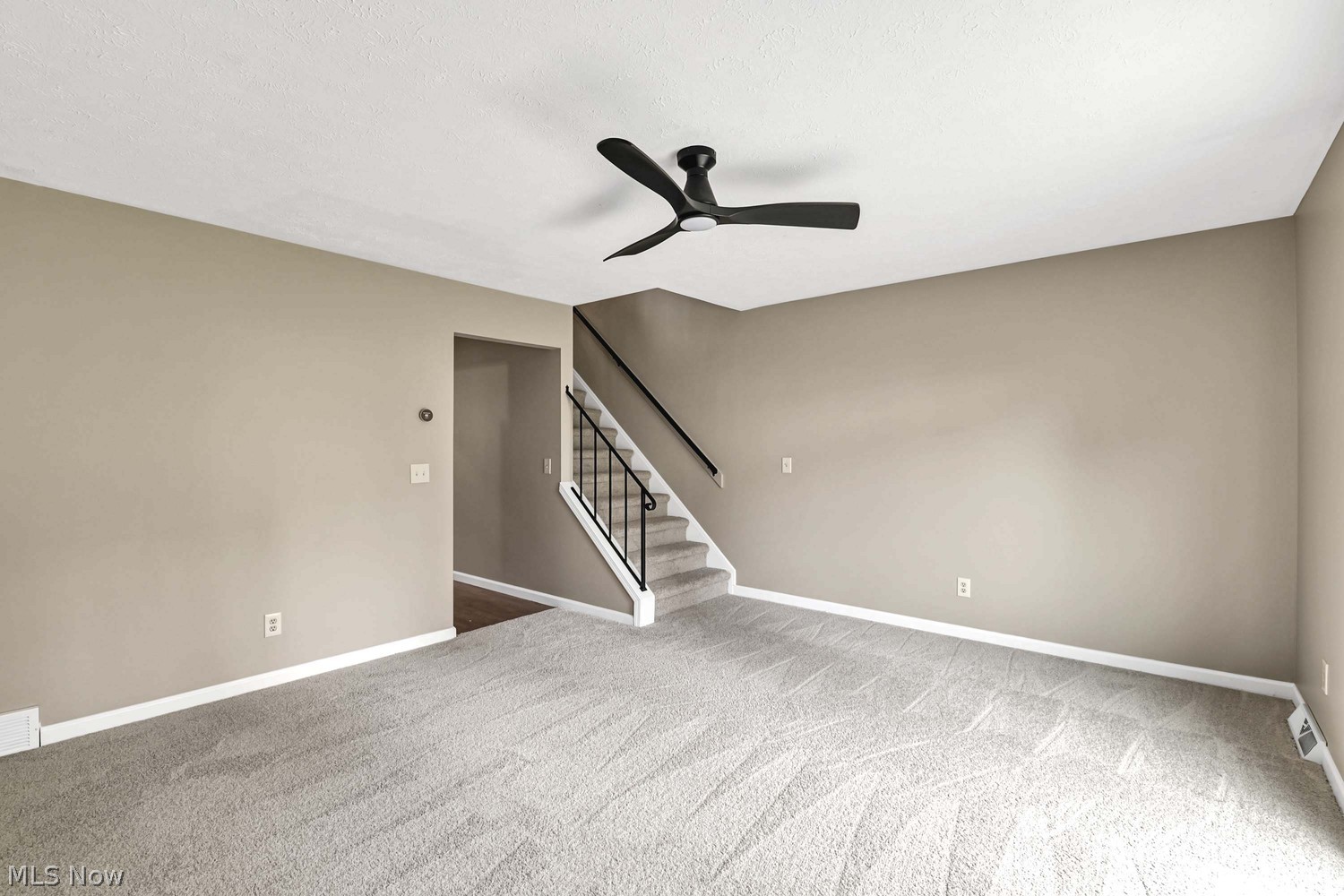 856 Gino Lane Cleveland OH 44109