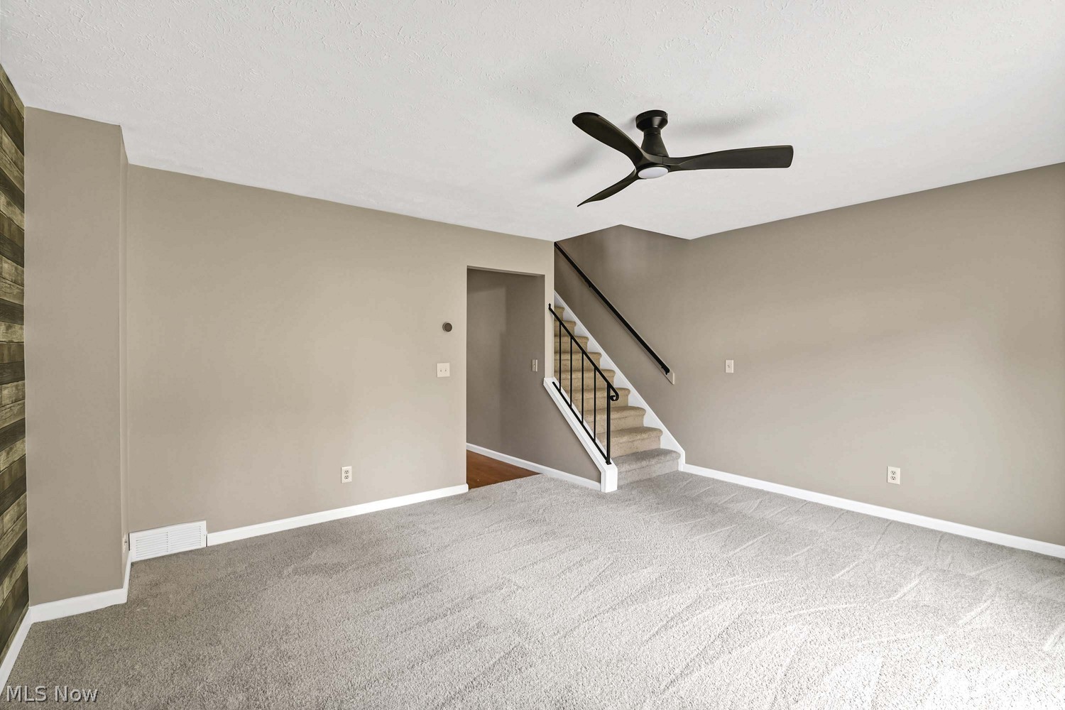 856 Gino Lane Cleveland OH 44109