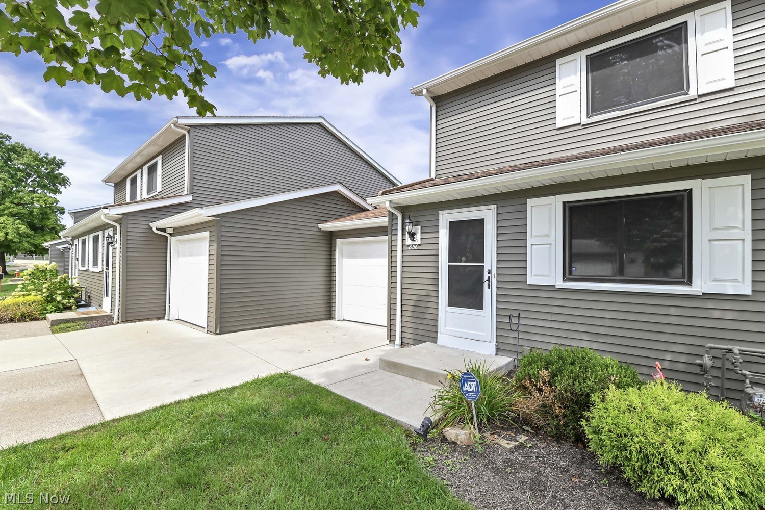 856 Gino Lane Cleveland OH 44109
