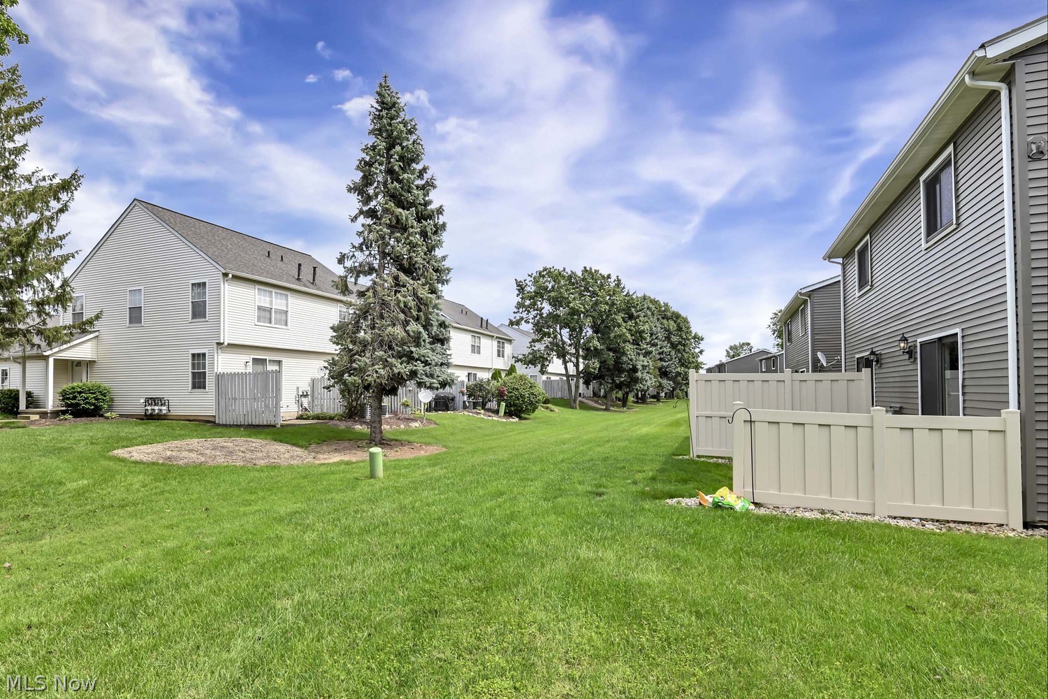 856 Gino Lane Cleveland OH 44109