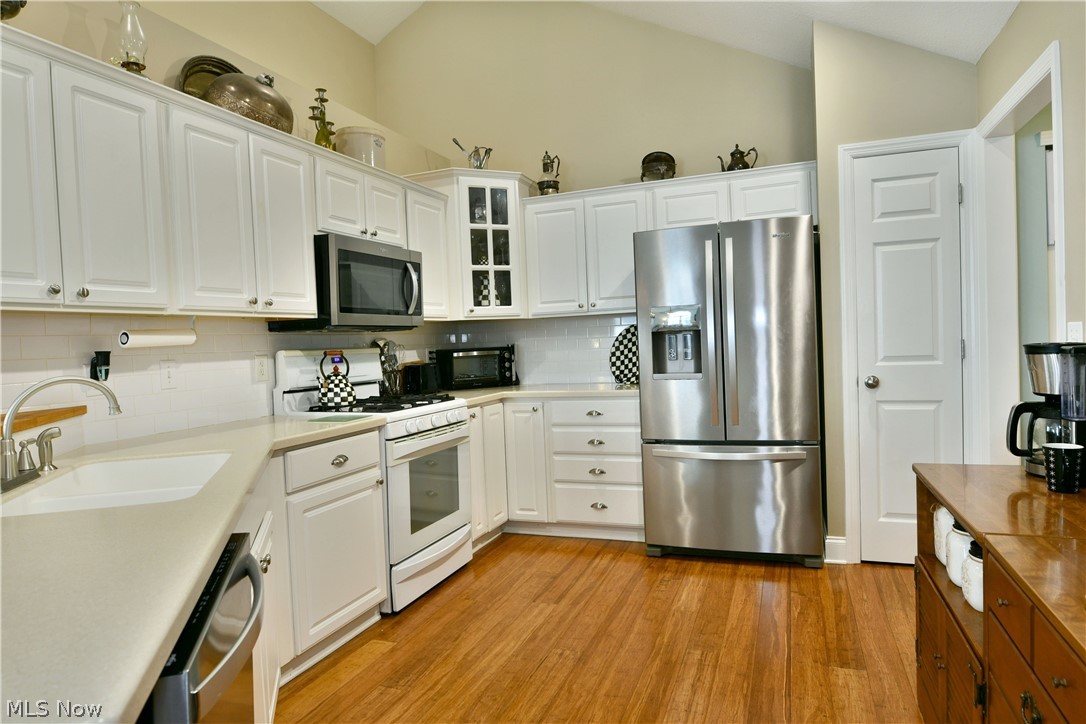 201 River Glen Drive NE Warren OH 44484