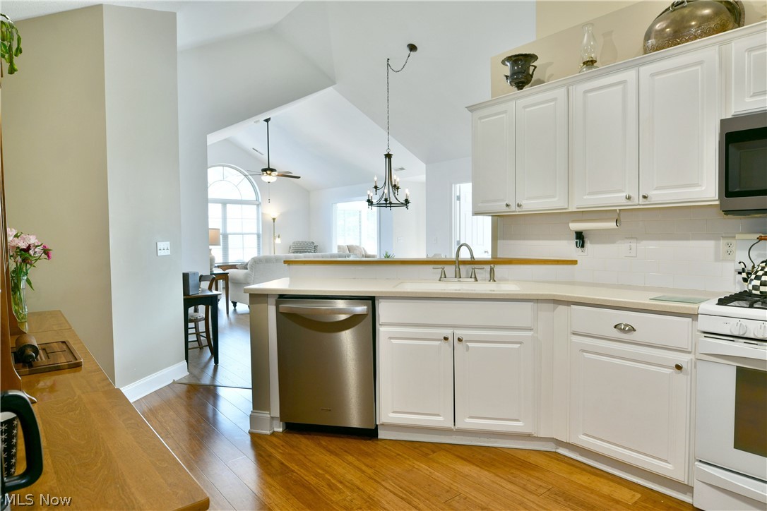 201 River Glen Drive NE Warren OH 44484