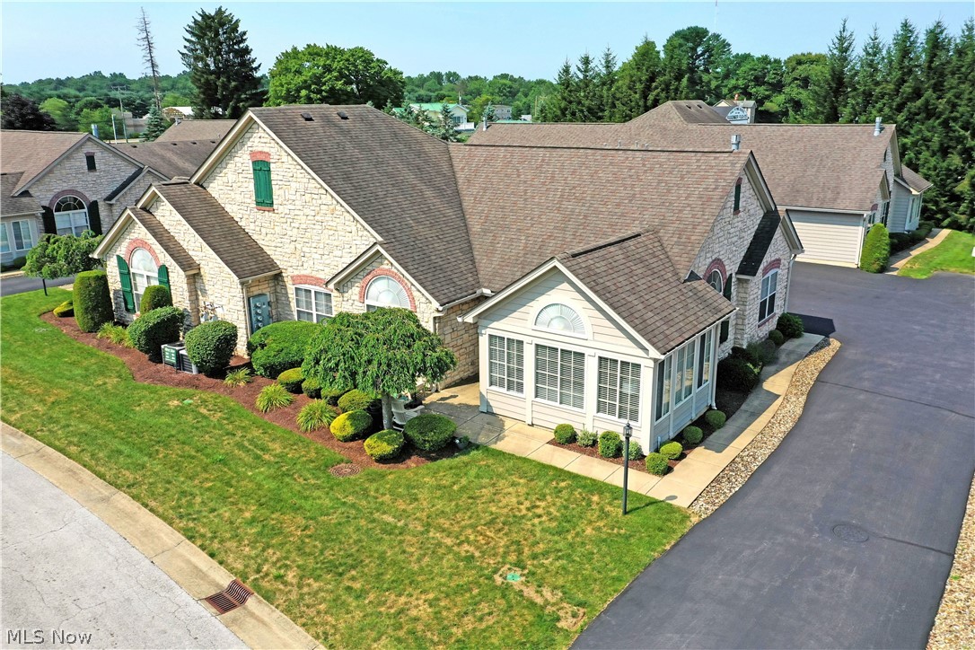 201 River Glen Drive NE Warren OH 44484