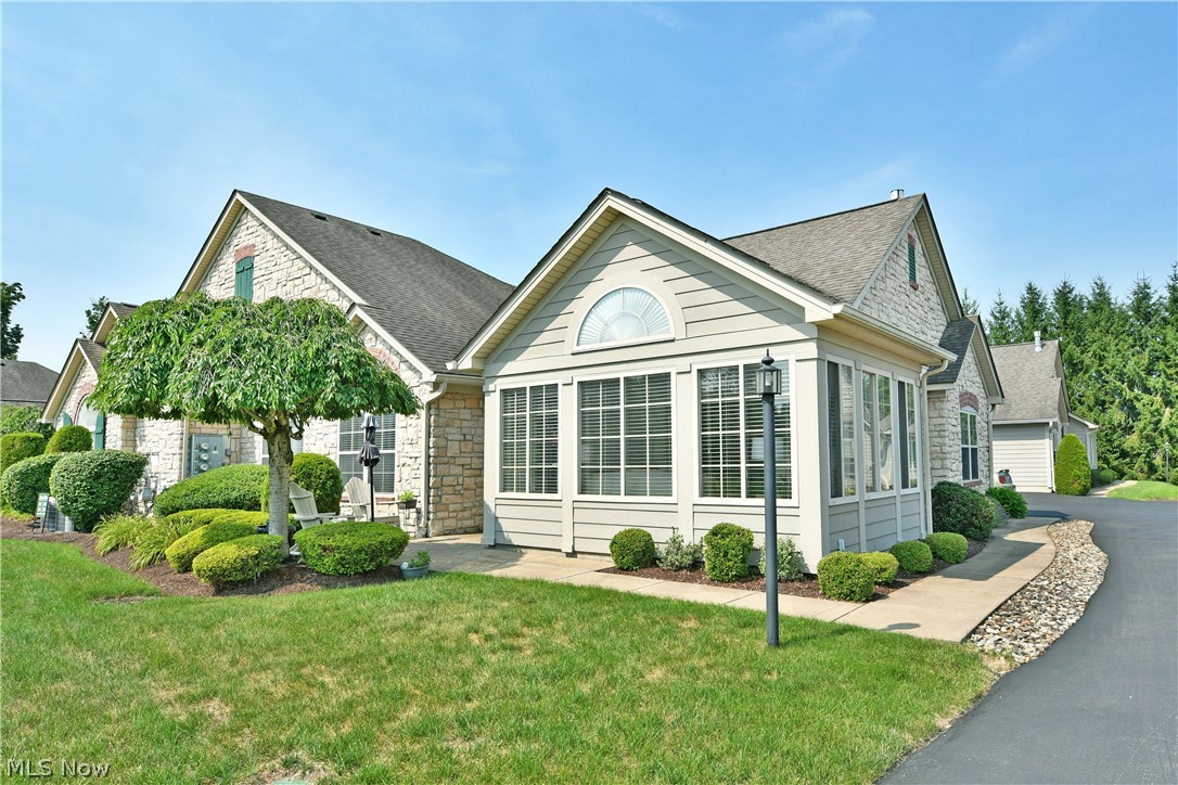 201 River Glen Drive NE Warren OH 44484