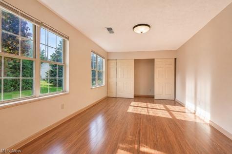 335 Chesapeake Cove Painesville OH 44077