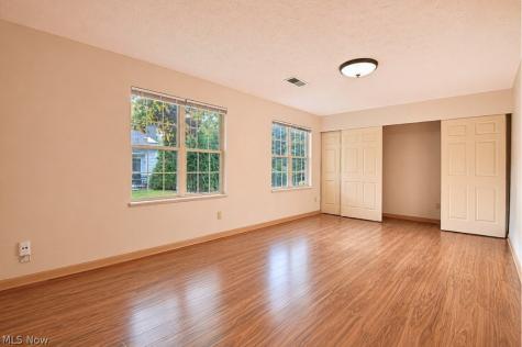 335 Chesapeake Cove Painesville OH 44077