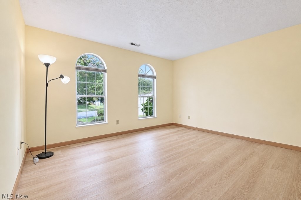 335 Chesapeake Cove Painesville OH 44077