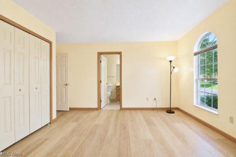 335 Chesapeake Cove Painesville OH 44077