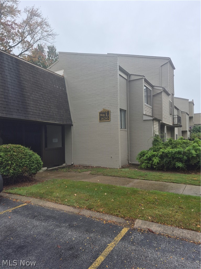 38285 North Lane Willoughby OH 44094
