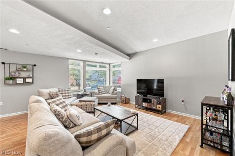 7427 Battery Park Boulevard Cleveland OH 44102
