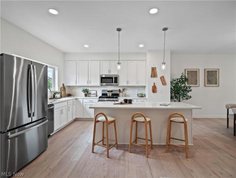 3274 Warren Road Cleveland OH 44111