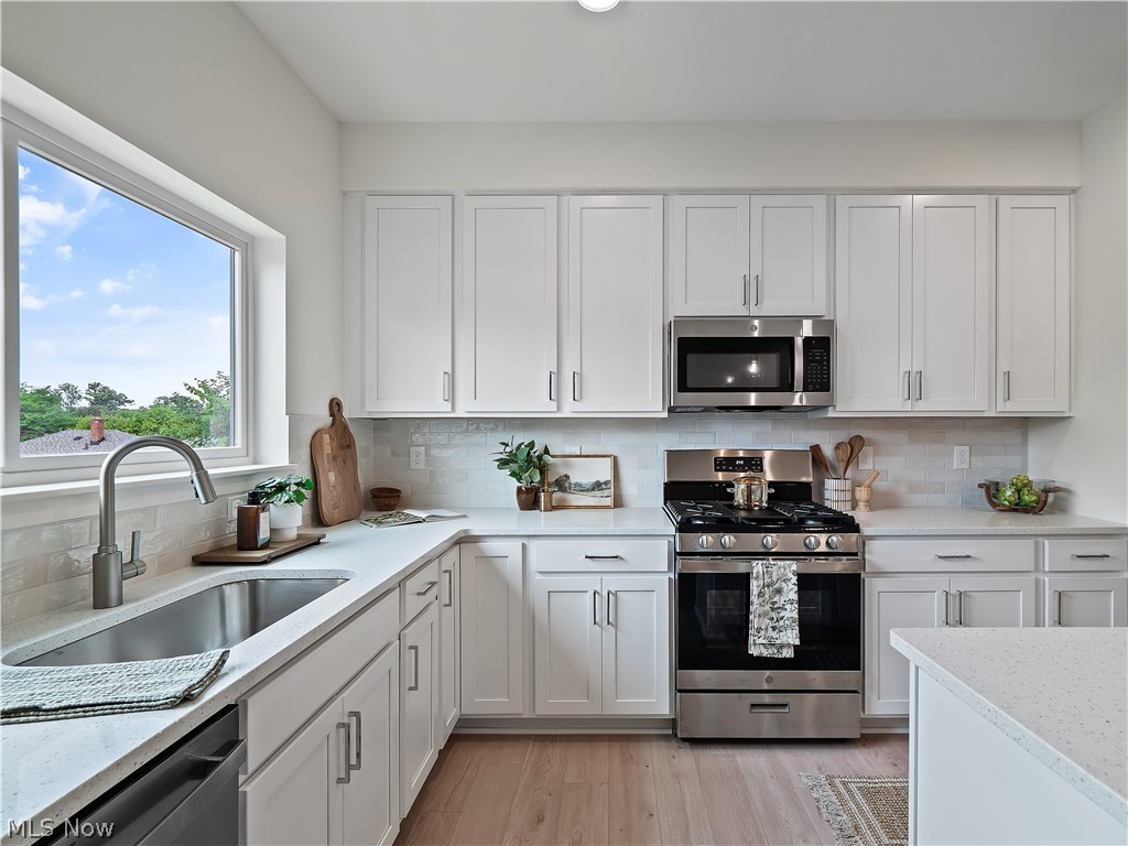 3274 Warren Road Cleveland OH 44111