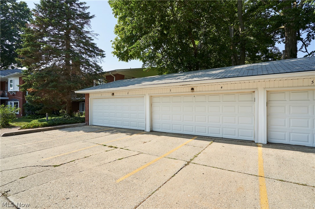 2 Meadowlawn Drive Mentor OH 44060