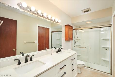 2 Meadowlawn Drive Mentor OH 44060